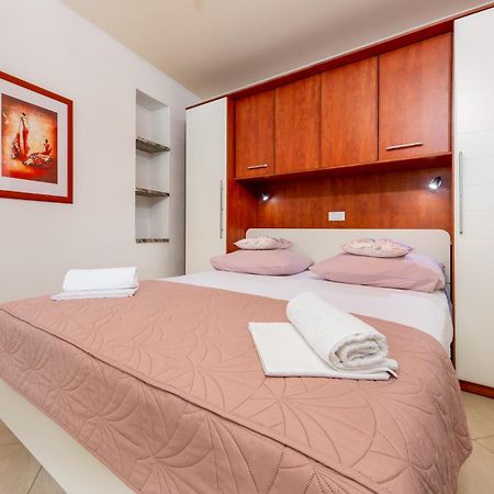 Apartmani Rita Baška Voda エクステリア 写真