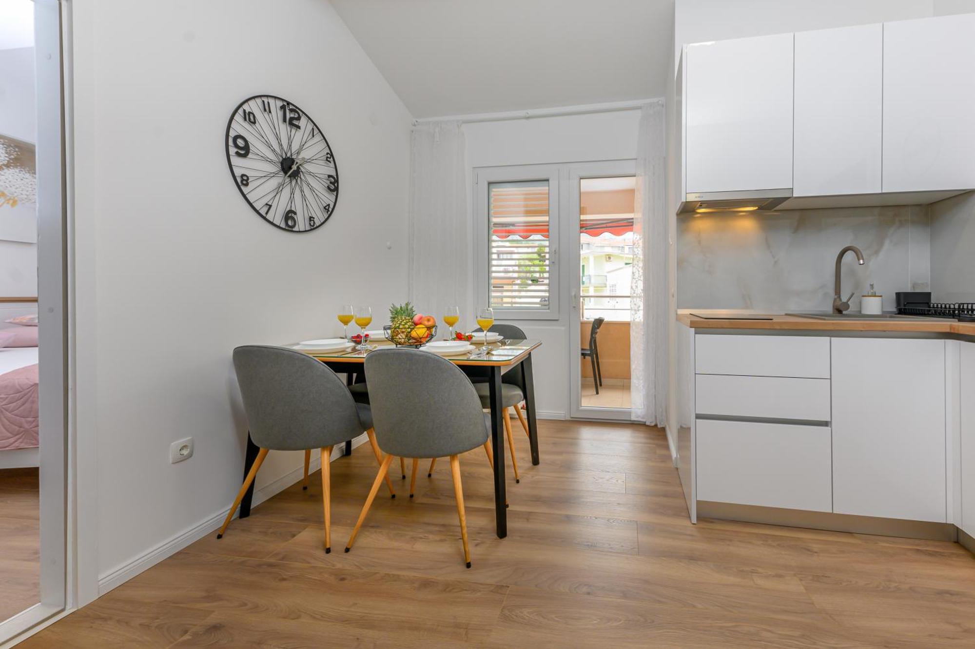 Apartmani Rita Baška Voda エクステリア 写真