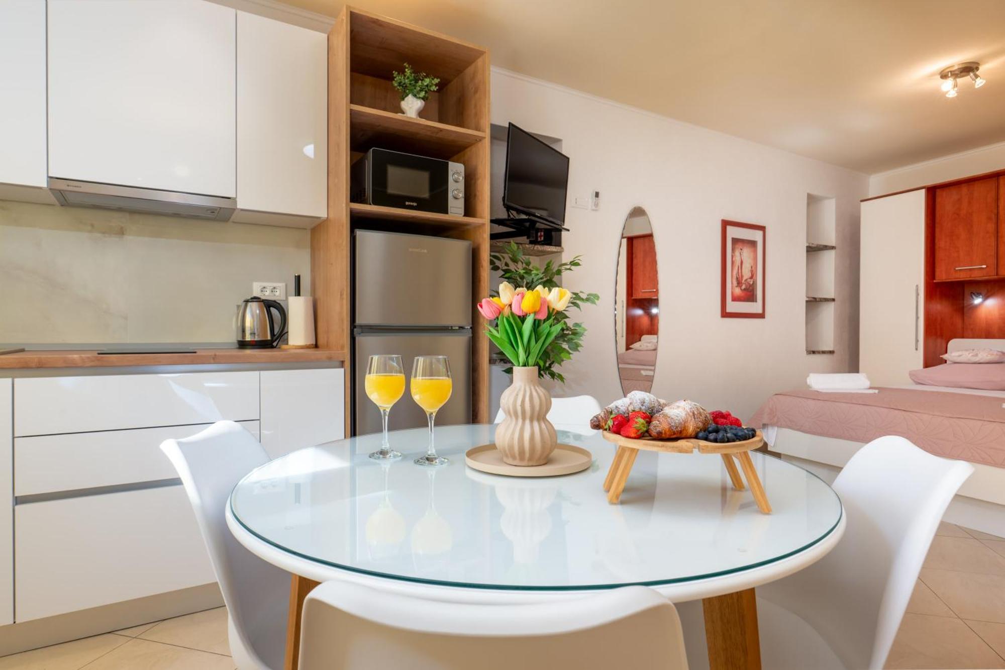 Apartmani Rita Baška Voda エクステリア 写真