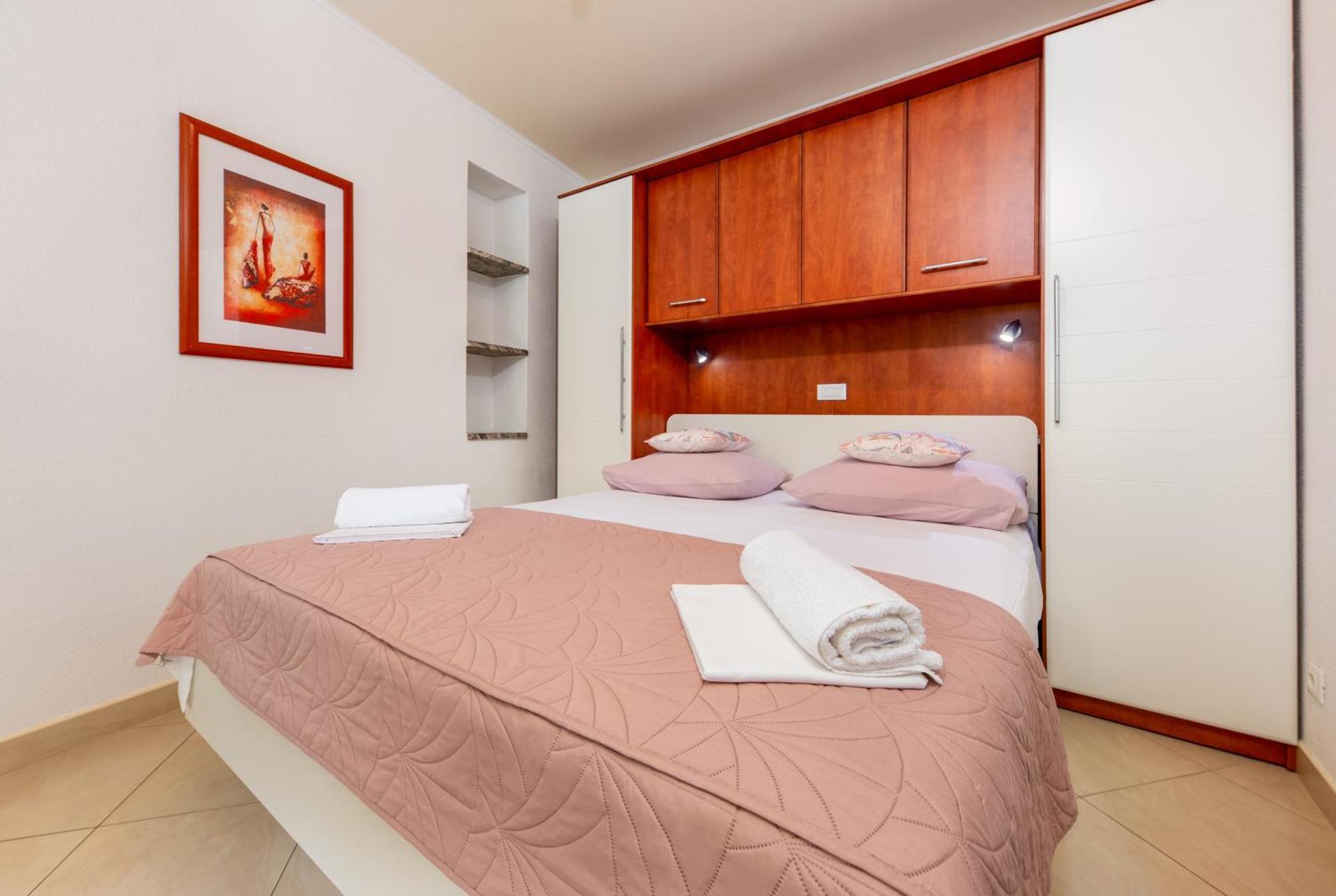 Apartmani Rita Baška Voda エクステリア 写真